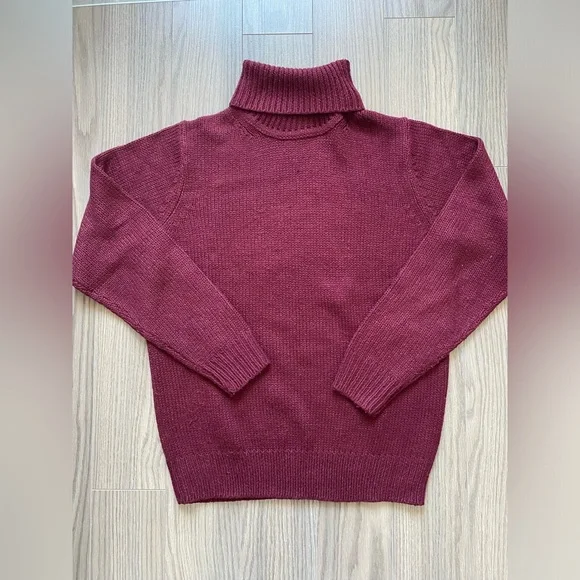 Uniqlo U Premium Singapore Turtleneck Sweater - Picture 1 of 4